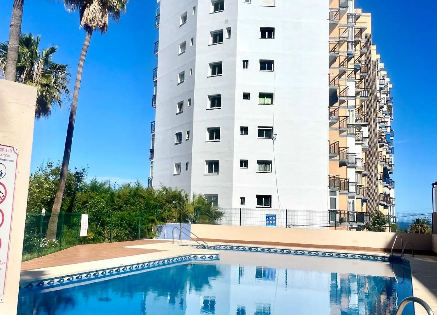 Estudio Nuevo Y Con Piscina Benalmadena Apartment