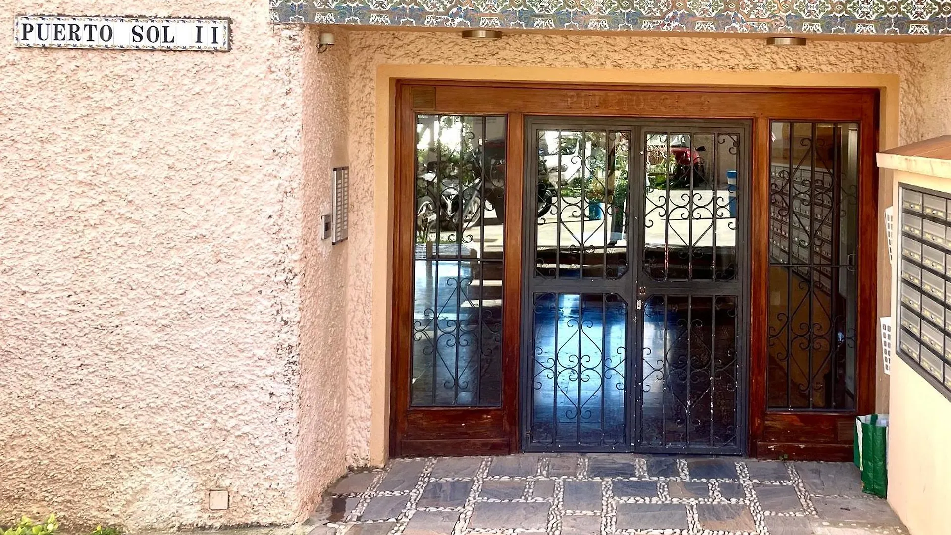 Estudio Nuevo Y Con Piscina Benalmadena contacts